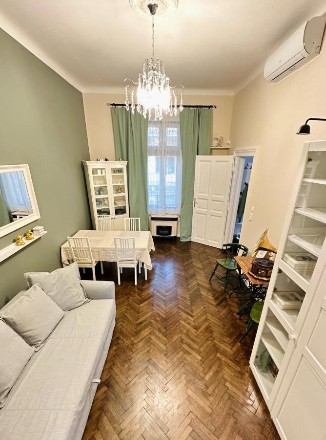 The Spot With Chair - Cozy Space Near Danube Apartman Budapest